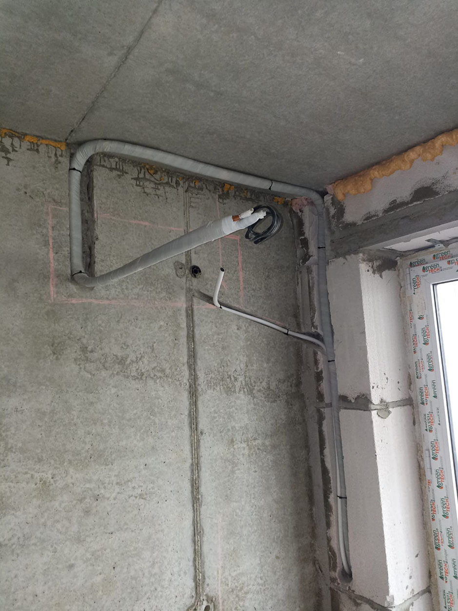 проложенная трасса для кондиционера