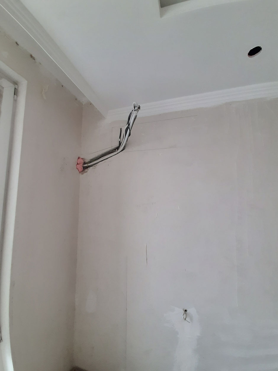 проложенные коммуникации для кондиционера